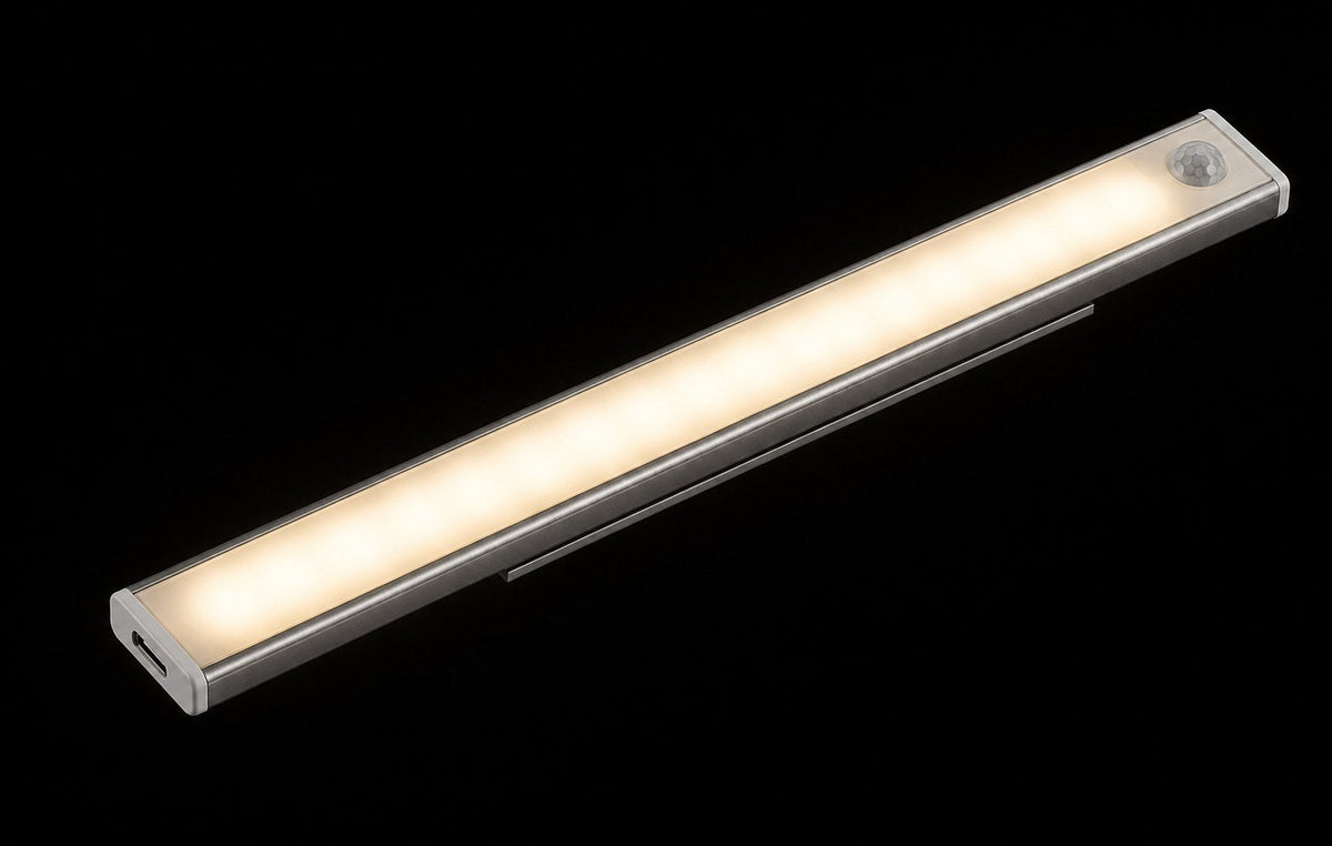 Dwellio light bar flat-lay with magnetic mounting plate and USB charging cable, everything included in the box